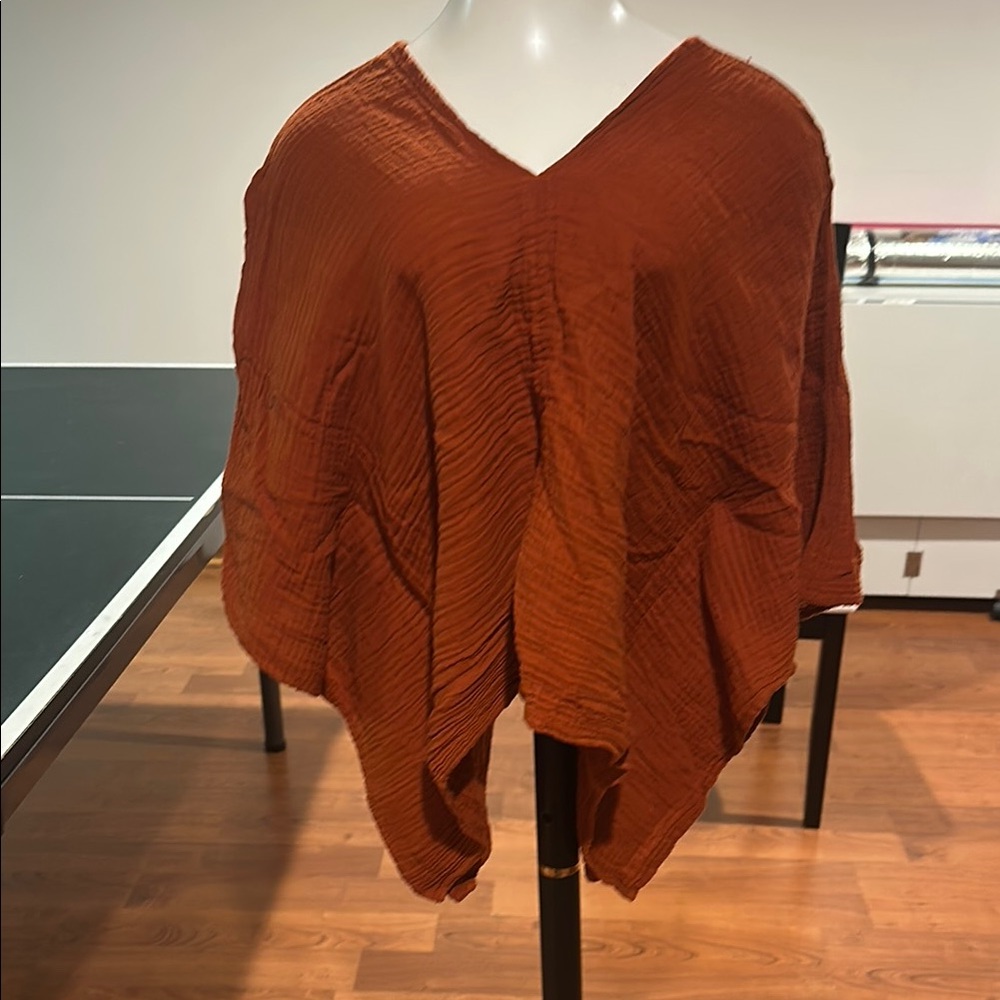 Thaluta Women's Rust Top